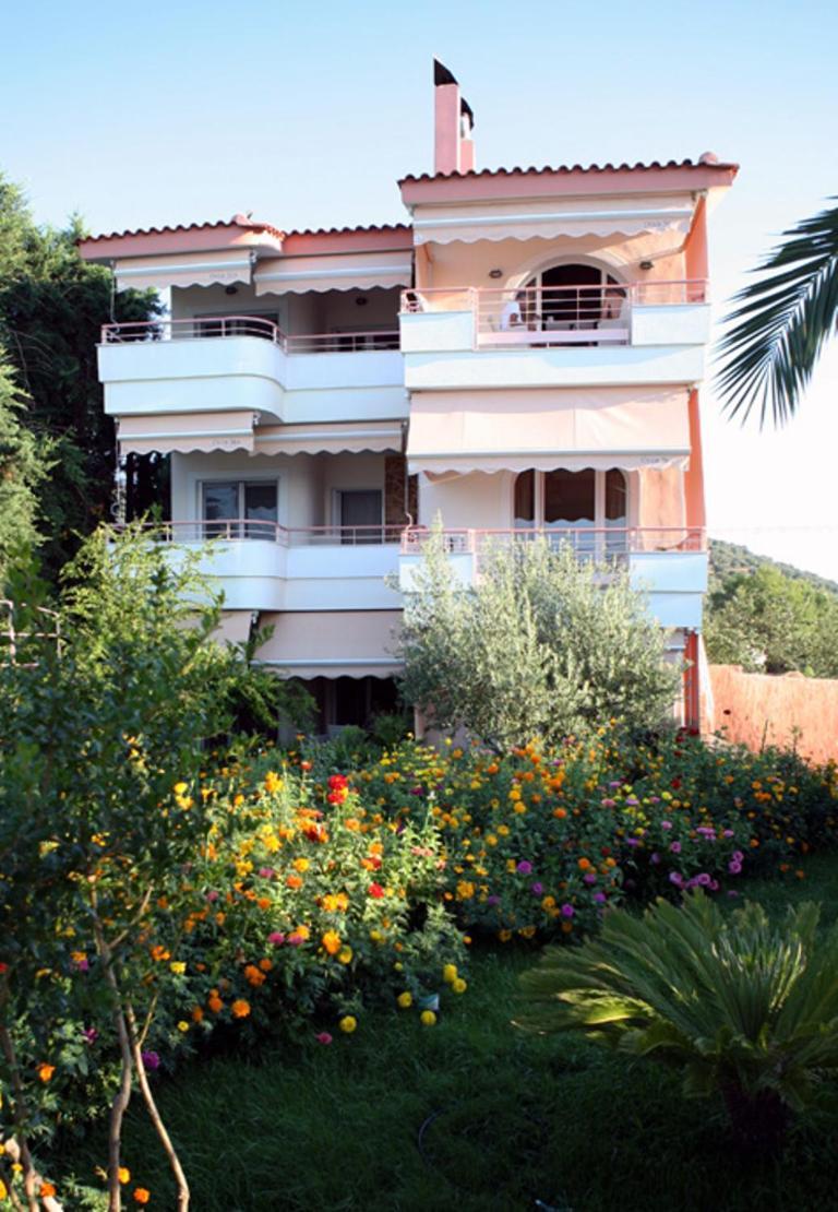 Over Sea Rooms & Villas Loutra Edipsou  Dış mekan fotoğraf