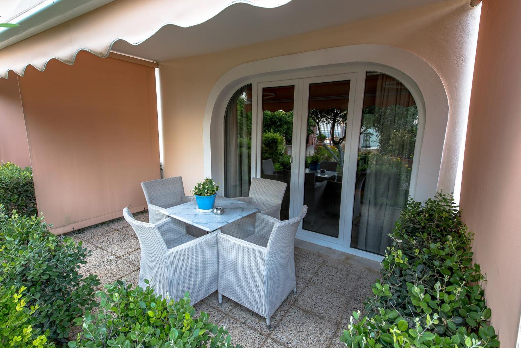 Over Sea Rooms & Villas Loutra Edipsou  Dış mekan fotoğraf