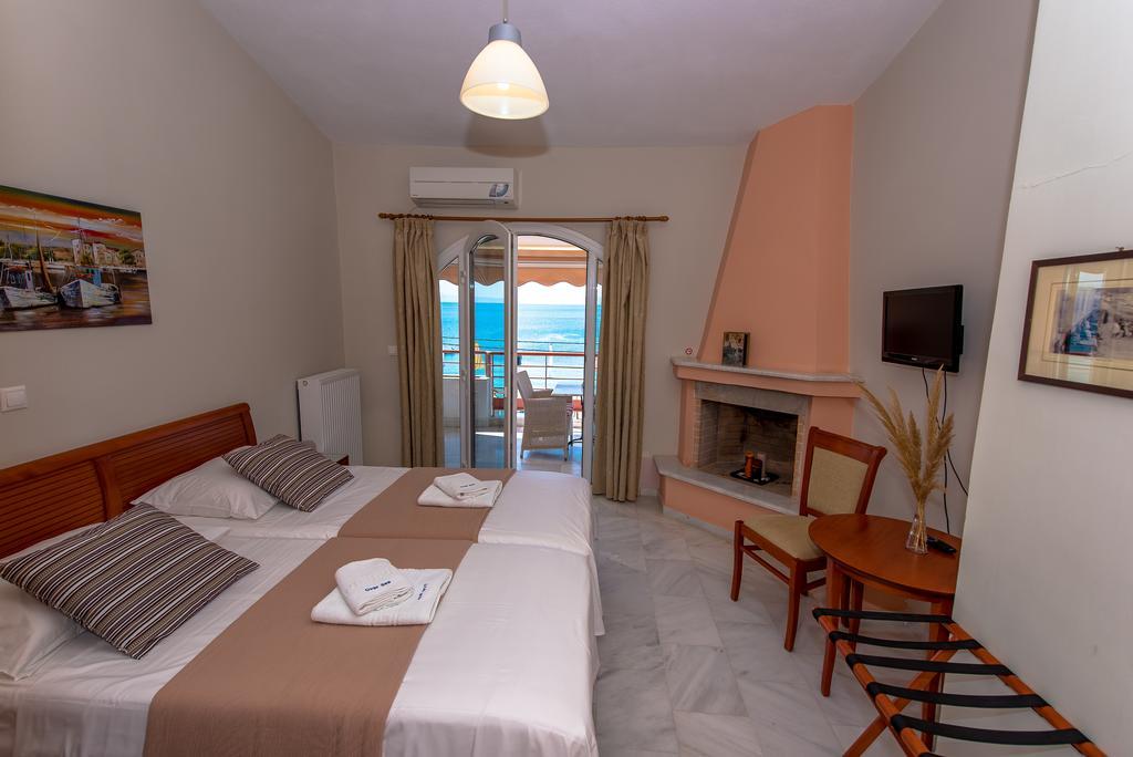 Over Sea Rooms & Villas Loutra Edipsou  Dış mekan fotoğraf