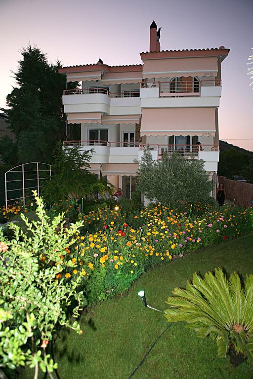 Over Sea Rooms & Villas Loutra Edipsou  Dış mekan fotoğraf